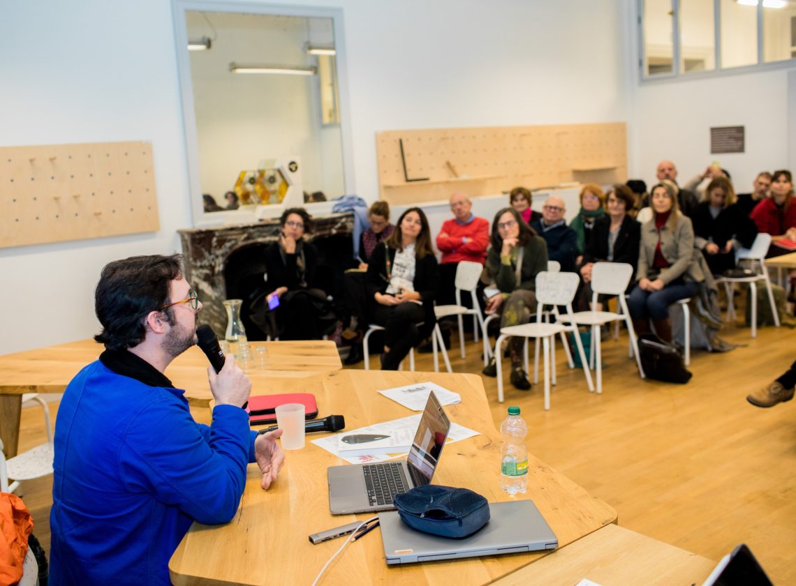 Les conférences et tables rondes